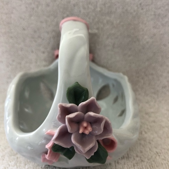 Porcelain Vintage Small Floral Candy Basket - Picture 4 of 6